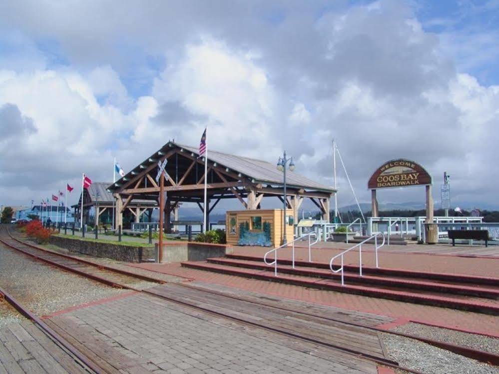 Best Western Holiday Hotel Coos Bay Eksteriør bilde